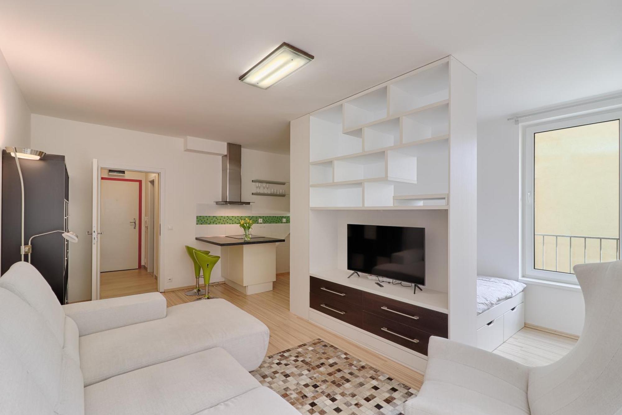 Peace And Comfort Near Center With Balcony, 500mb Wifi 布拉格