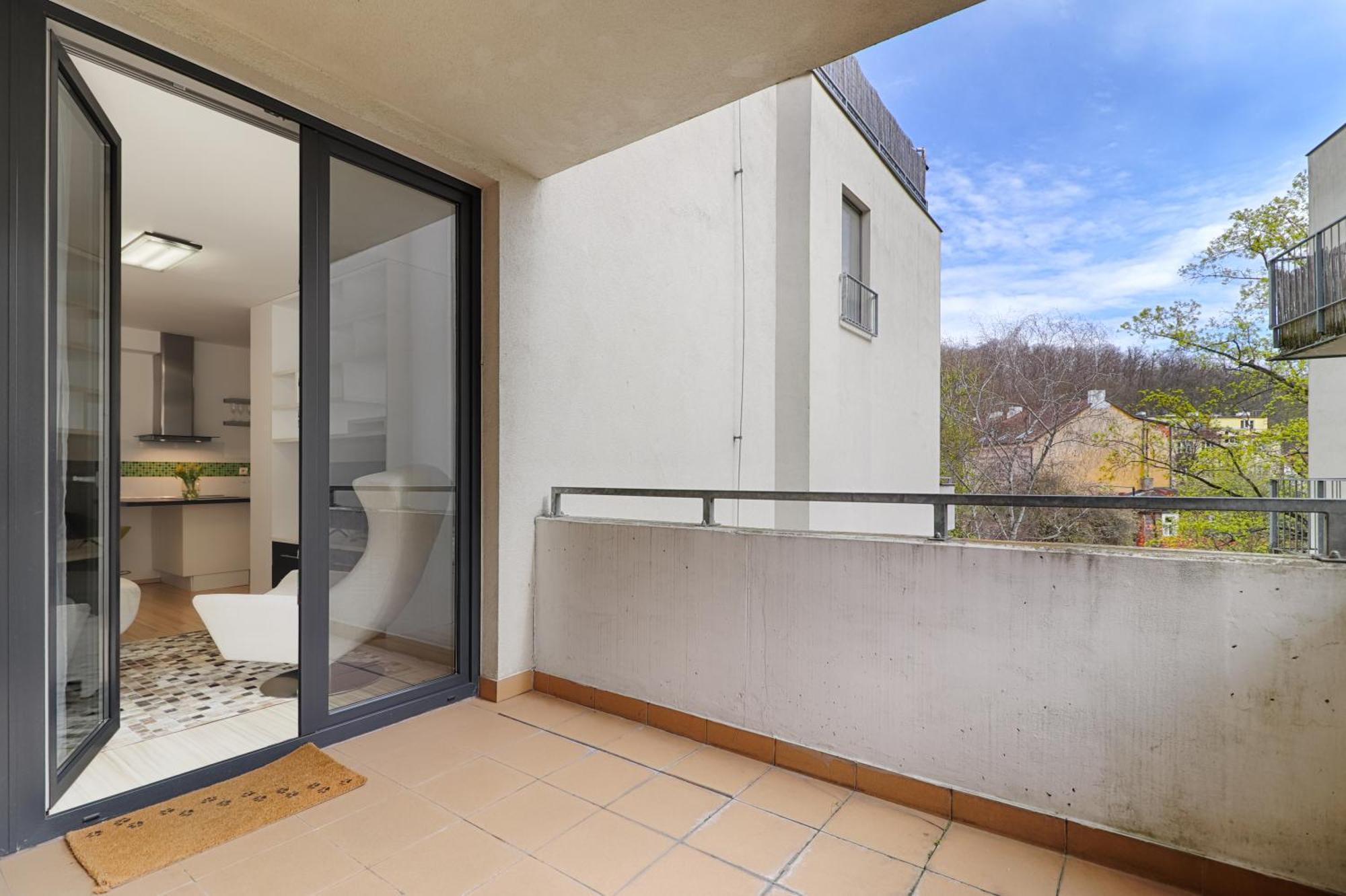 Peace And Comfort Near Center With Balcony, 500mb Wifi 布拉格