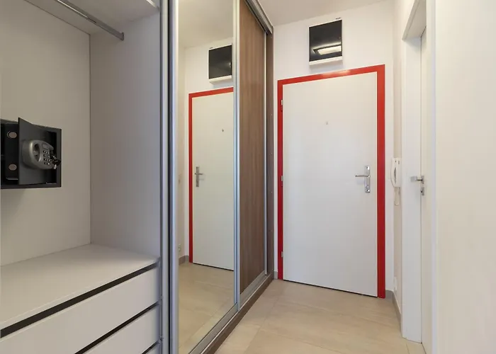 Peace And Comfort Near Center With Balcony, 500Mb Wifi