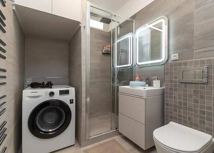 Peace And Comfort Near Center With Balcony, 500Mb Wifi